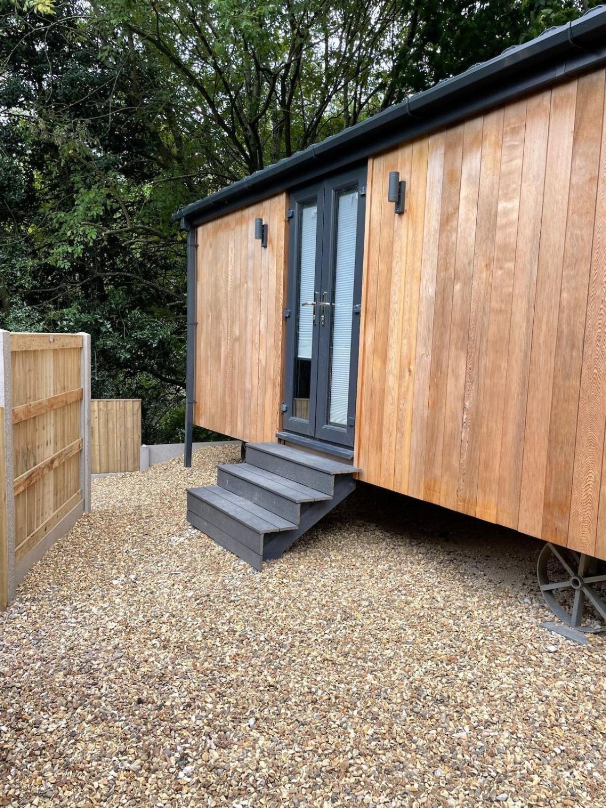 Dee Lodge With Private Hot Tub Llangollen Exterior foto